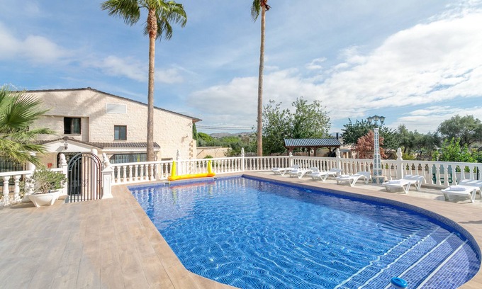Alicante Villa | Villa 'Favorita' with Private Pool, Wi-Fi and Air Conditioning