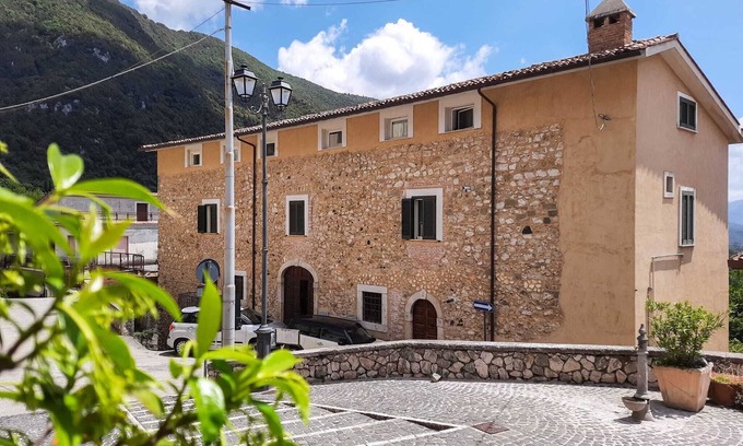 Giuliano di Roma Villa | Villa Felici - Five Bedroom Villa, Sleeps 15