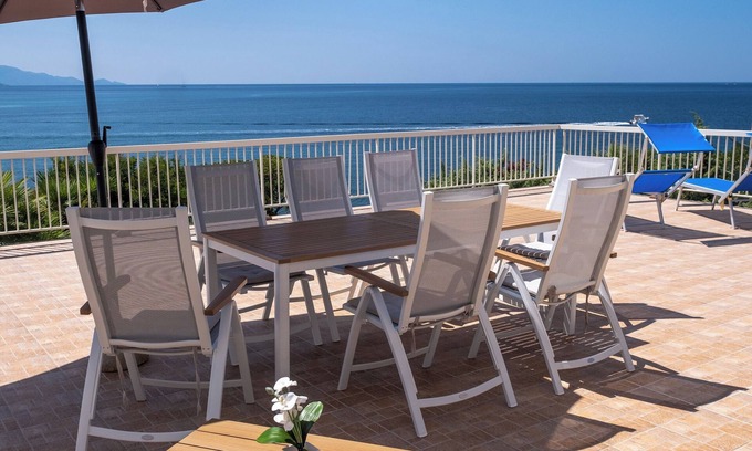 Fertilia Villa | Villa Fertilia sea front - Key to Villas