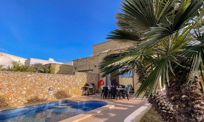 Gharb Villa | Villa Fieldend - Holiday Home