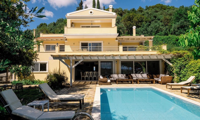 Gazatika Villa | Villa Fioraki, 5 bdrooms, 356 sqm with private pool and complete privacy