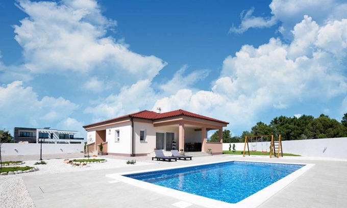 Zaton House | Villa First Hill with heated pool