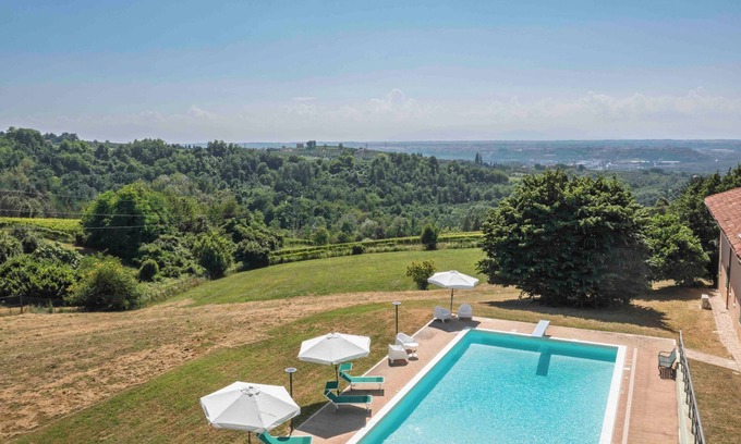 La Morra Villa | Villa Fogliacchi - Five Bedroom Villa, Sleeps 10