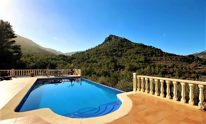Benigembla Bed & Breakfast | Villa Foia Vella: room Almendra