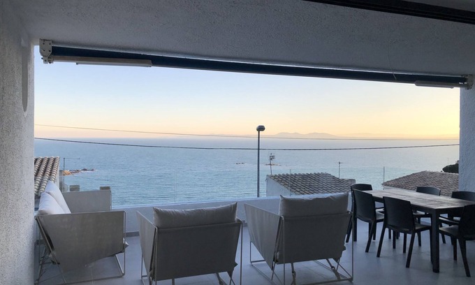 Almadraba-Canyelles House | Villa for 6 people, magnificent view, 400 m from the beach