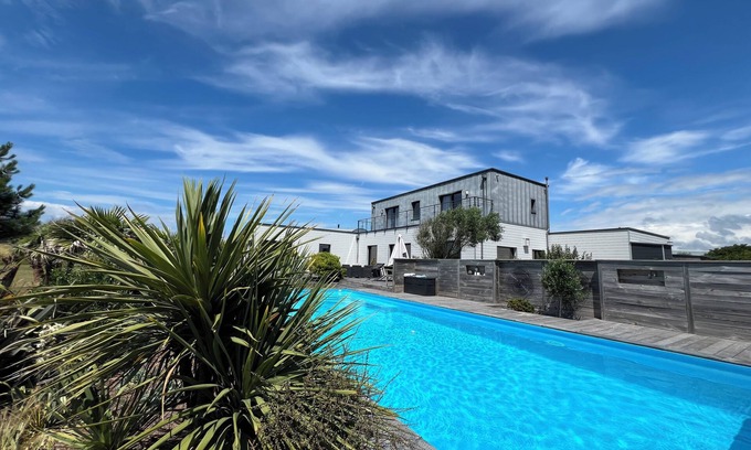 Anneville-sur-Mer Villa | Villa for 8 people with swimming pool