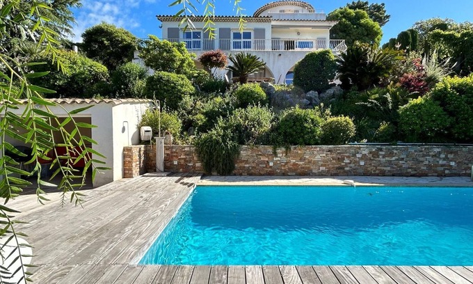 Les Issambres Villa | Villa for rent in Les Issambres - sea view, swimming pool - sleeps 10