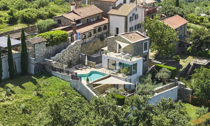 Buje Villa | Villa Fortezza - pool, sauna, Jacuzzi and countryside views