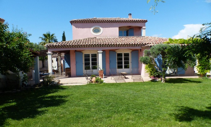 Chateauneuf-les-Martigues House | Villa in Provence at the crossroads of all important cities