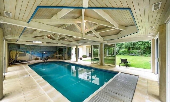Saint-Sulpice-et-Cameyrac House | Villa 8/10p Indoor heated pool, jacuzzi, in golf residence, tennis court