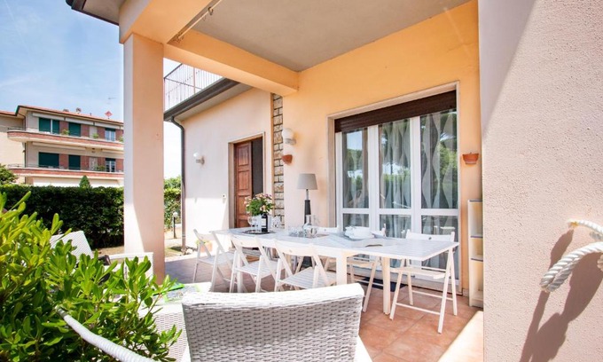Lido di Camaiore Apartment | Villa Franca