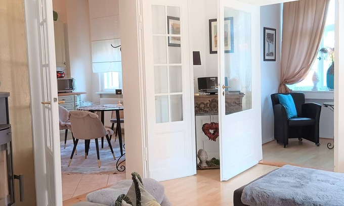Leubnitz-Neuostra Apartment | * VILLA FREIA Dresden * Exceptional apartment in a city villa