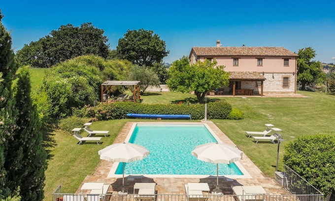 Arcevia Villa | Villa Fufi, refined country house with heated pool near Arcevia, in the quiet of Marche countryside