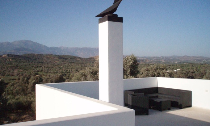 Kamilari House | villa fully equipped with swimming pool and sea view and 360 °