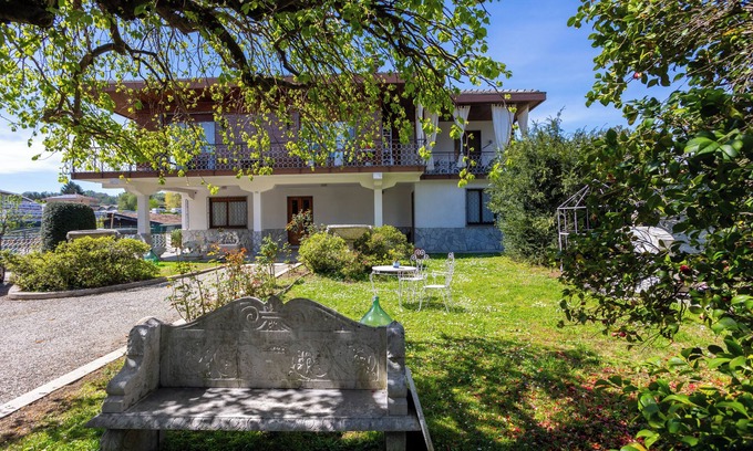 Arona Villa | Villa Gabri 1 surrounded by greenery for families within walking distance of the lake and the center