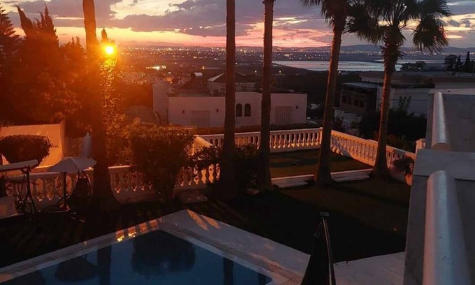 La Marsa Villa | Villa Gammarth - Banlieue Nord de Tunis et à 5 mn de la Plage, Tous Commerces