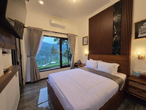 Prigen House | Villa Garden Grove