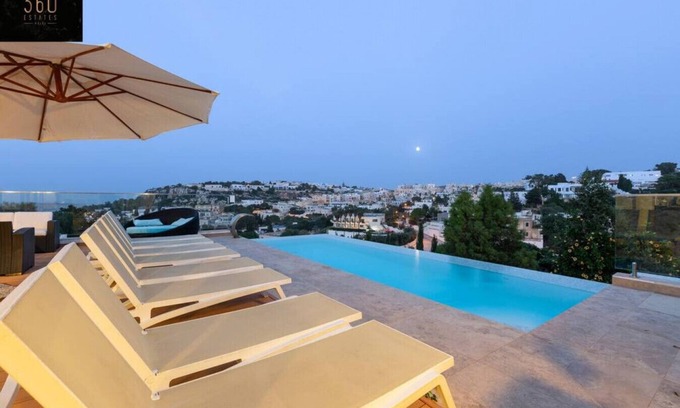 Santa Maria Estate House | Villa GEM with in/Outdoor Pool & SPA + Billiard