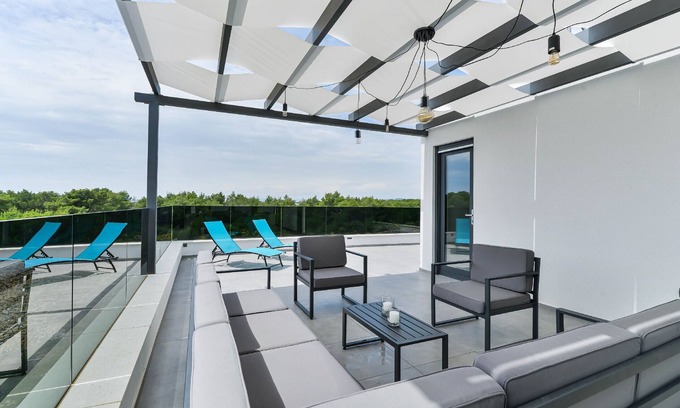 Srima Villa | Villa Gemini II. with pool and rooftop terrace