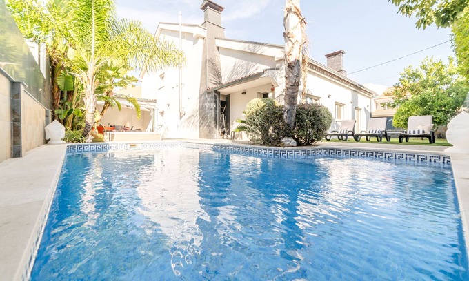 Belverde Villa | Villa Geranios - villa for 12 with pool, jacuzzi and near the beach