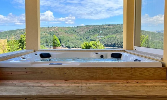 Cabril House | Villa Geres Emblematico I - Piscina Aquecida e Jacuzzi