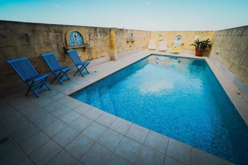 Sannat Villa | Villa Getaway with Private Pool