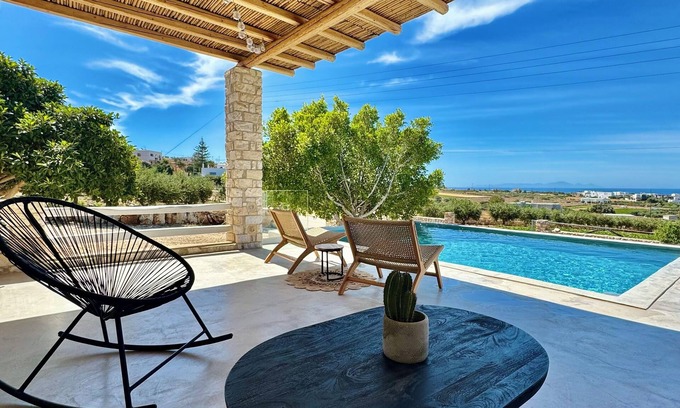 Aliki Villa | Villa Giorgianna - near Aliki beach with pool