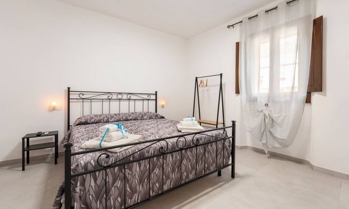 Guspini Apartment | Villa Giovia: double room 1