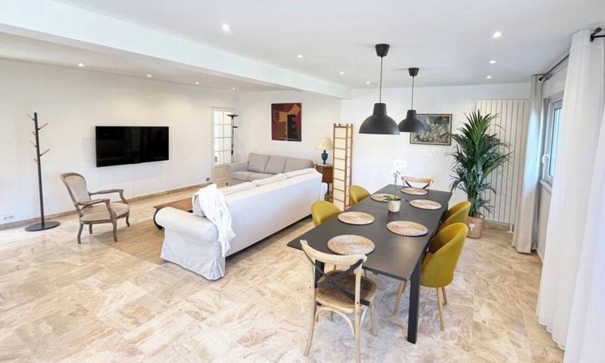 Thiais Villa | Villa golden heaven near Paris with 4 parking 3bedroom/2sdb/WIFI 580 in Mbits