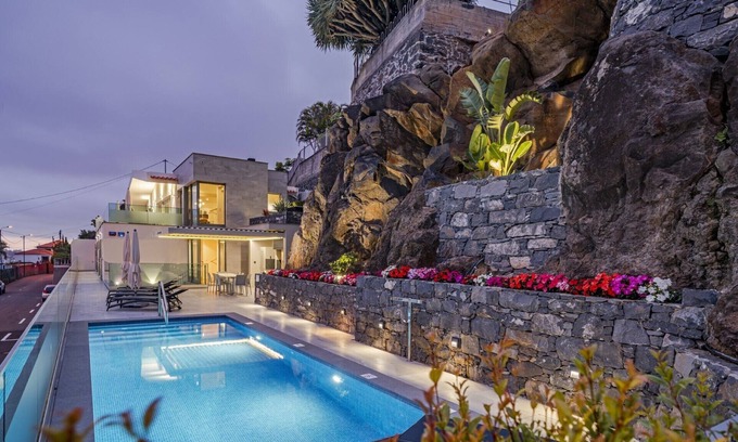 Monte Villa | Villa Grandview by Villa Plus
