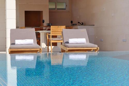 Potirna Apartment | Villa Green Bay Apartments