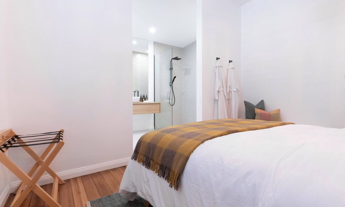 Invermay House | Villa Gwen: Character Home Moments From the City