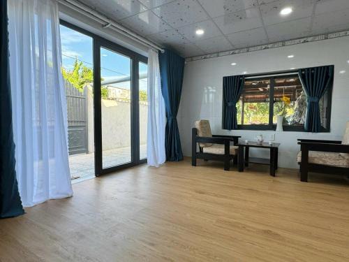 Phuoc Tan Villa | Villa Hồ Tràm - Nguyên Căn, Rộng và Mát Mẻ