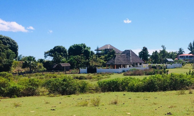 Ambondrona House | Villa Haingo Resort Attitude