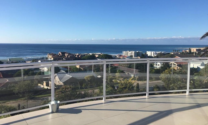 Jeffreys Bay Villa | Villa Hakmka