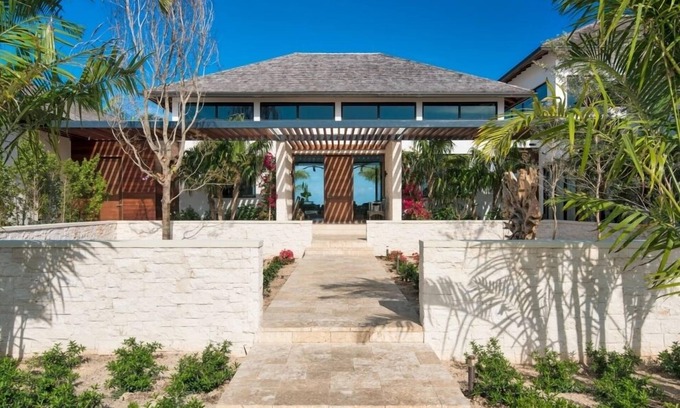 Leeward Settlement Villa | Villa Hawksbill - Located in Magnificent Grace Bay with Private Pool