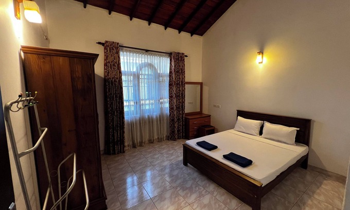 Negombo Villa | Villa Hirunika in Negombo: with air conditioning,20 minutes from Colombo Airport