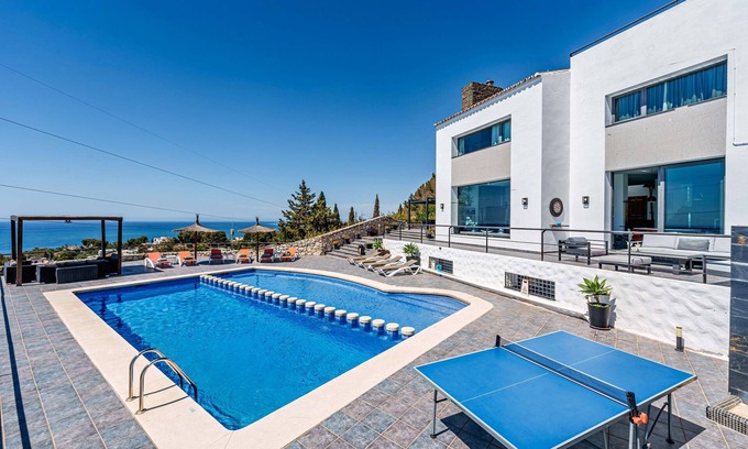 Benalmadena Villa | Villa 'Holivista' with Sea View, Wi-Fi and Air Conditioning