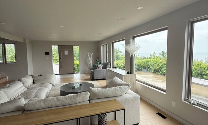 St. Williams House | villa house