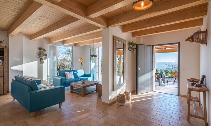 SantʼAngelo in Pontano Villa | Villa Il Sole