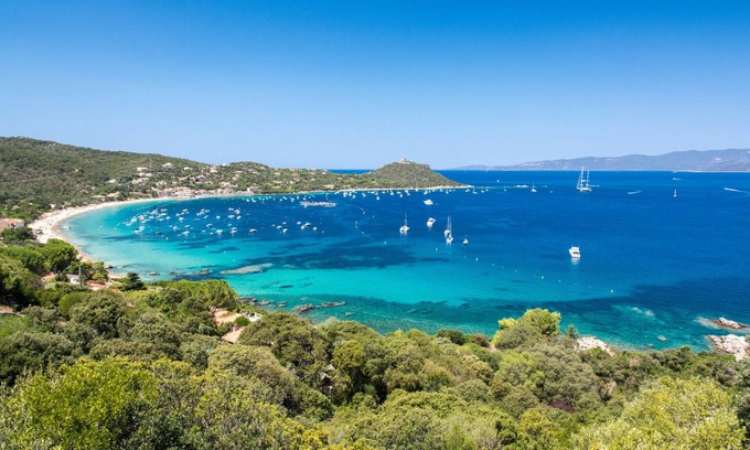 Prunelli-di-Fiumorbo House | Villa ideally located in a peaceful setting between sea and mountains
