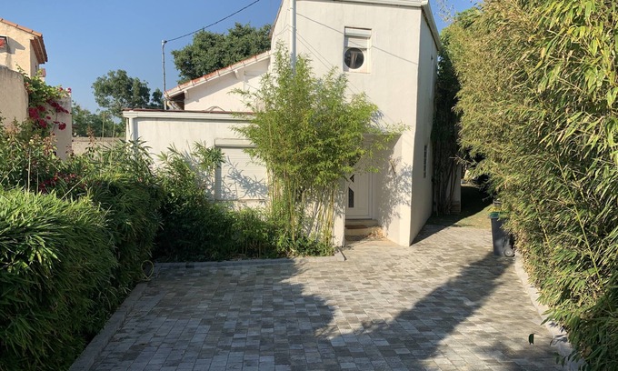 Sainte-Anne Villa | Villa ideal for 11 with 5 bedrooms, 4 bathrooms, swimming pool, private parking.