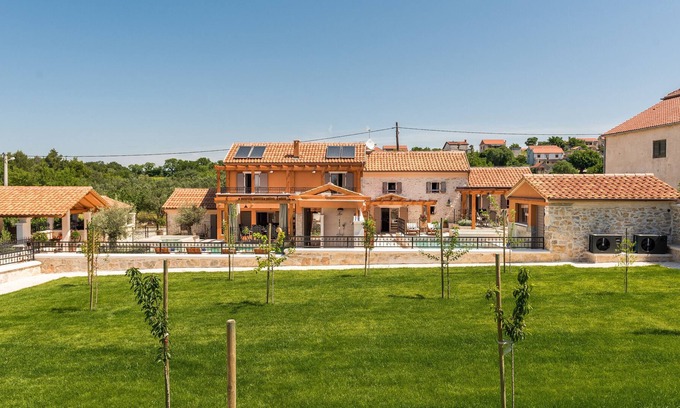 Bicine Villa | Villa Ij Dvori nearby Sibenik – Crovillas GmbH