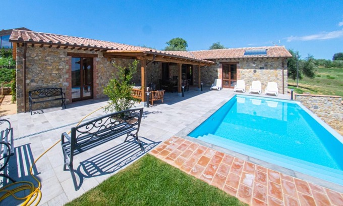 Parrano Villa | Villa Il Melograno - Four Bedroom Villa, Sleeps 8