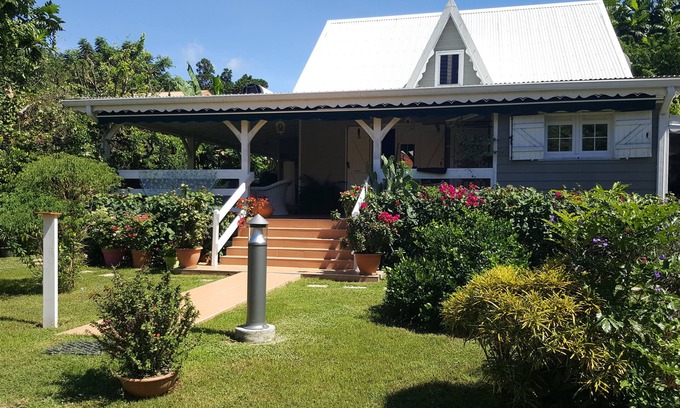 Le Carbet House | VILLA IN A GREEN GARDEN OR QUIET DOMIN E