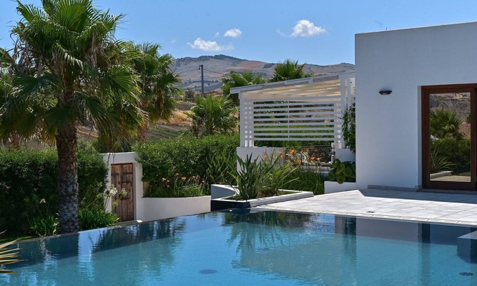 Buseto Palizzolo Villa | Villa in Buseto Palizzolo with 3 bedrooms sleeps 8