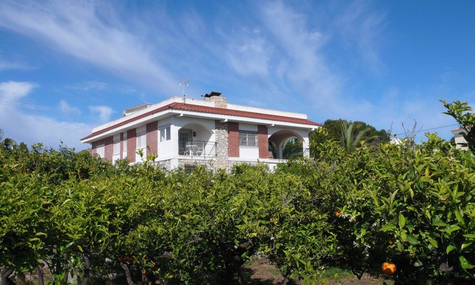 Hoya de los Patos House | Villa in Busot with 5 bedrooms and private swimming pool