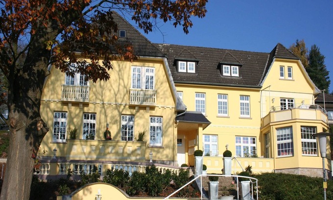 Bad Pyrmont Apartment | Villa in Bad Pyrmont mit Weserblick