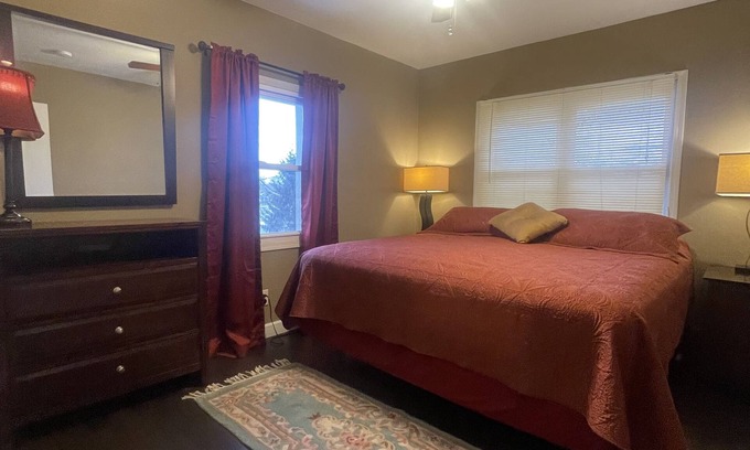 Eureka Villa | Villa in Eureka 1- mile to Hidden Valley & Six Flags