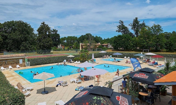 Salles Villa | Villa in France with Private Garden & BBQ